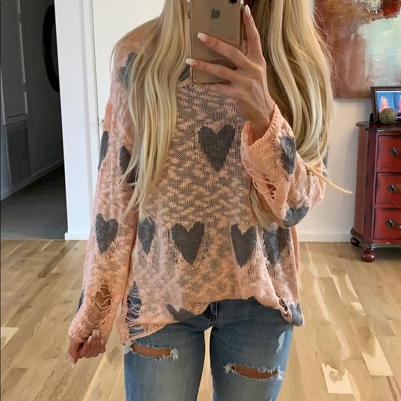 1️⃣ LEFT! Heart Destructed Tunic Sweater - Picture 5 of 8